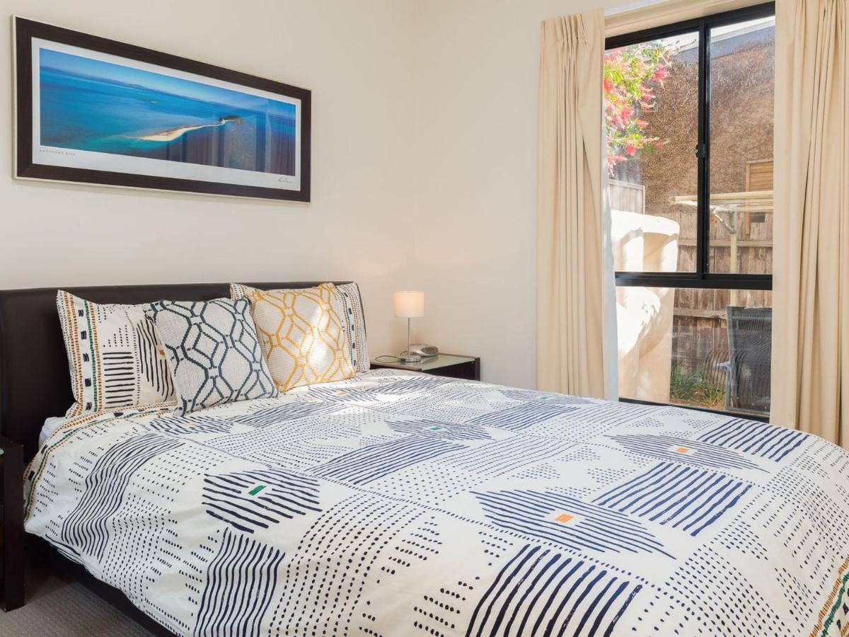 Sea Breeze Holiday home *